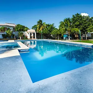 4* Hotel Capital O Oxtankah,chetumal Bay